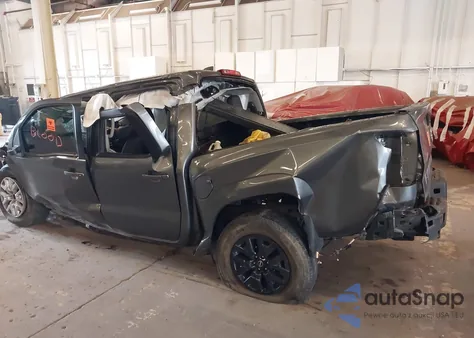 2022 Nissan Frontier Sv 4X4 z USA, uszkodzony, nr VIN 1N6ED1EK2NN678167